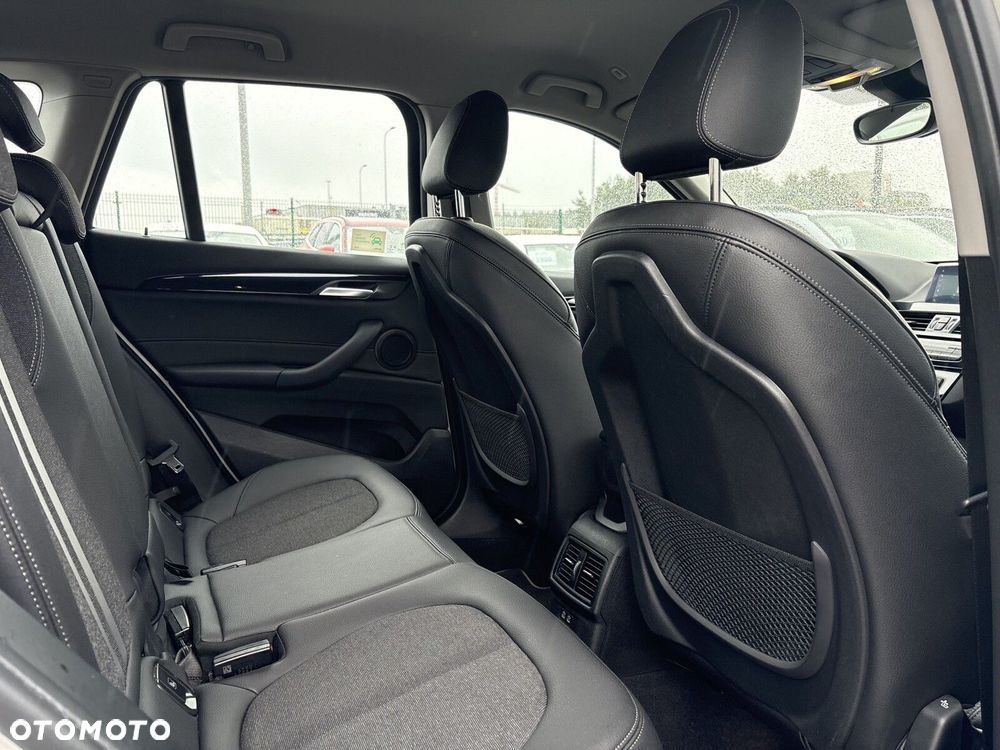 BMW X1 sDrive18i Sport Line - 25