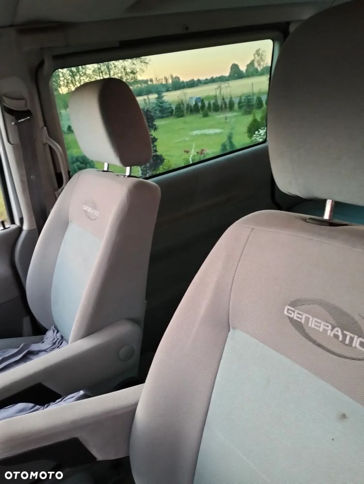 Volkswagen Multivan - 18