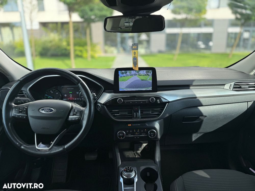Ford Kuga - 10