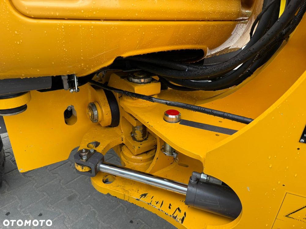 Volvo L 28 F   30  JCB - 16