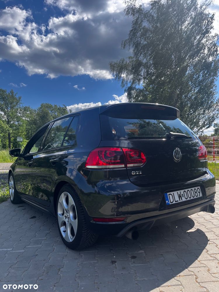 Volkswagen Golf - 8