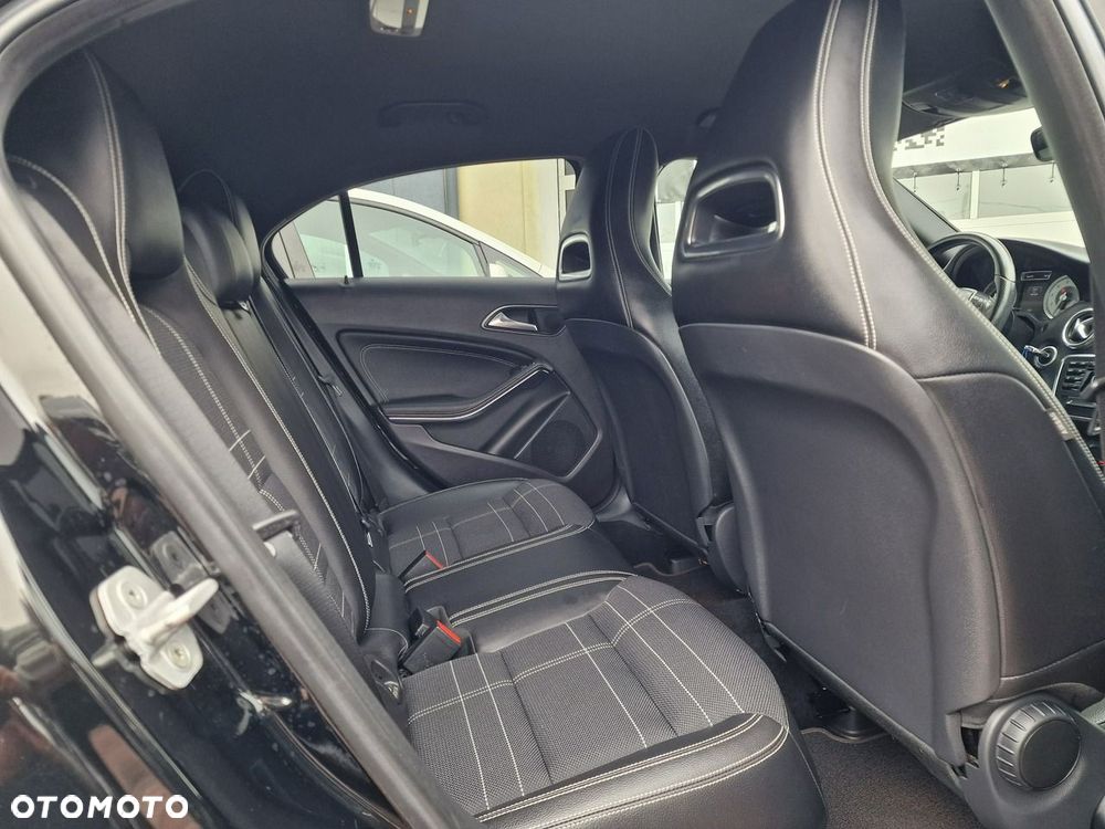 Mercedes-Benz Klasa A 180 (BlueEFFICIENCY) Urban - 21