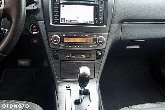 Toyota Avensis 2.0 Premium MS - 19