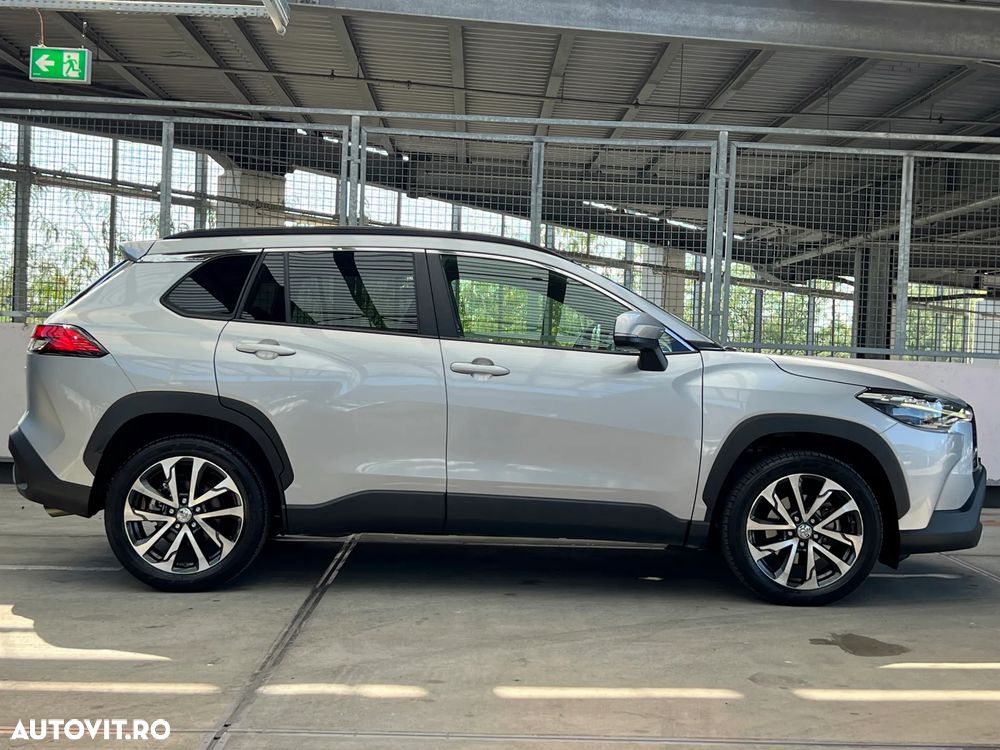 TOYOTA Corolla Cross 2023 — imagine 8