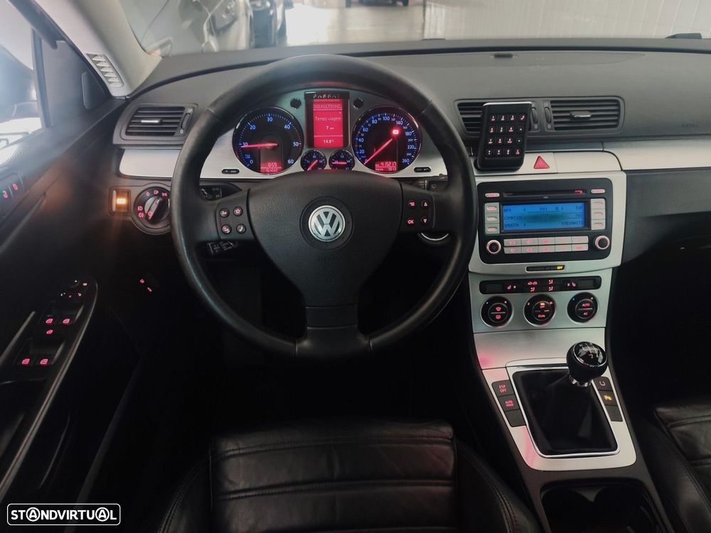 VW Passat Variant 2.0 TDi Highline - 13