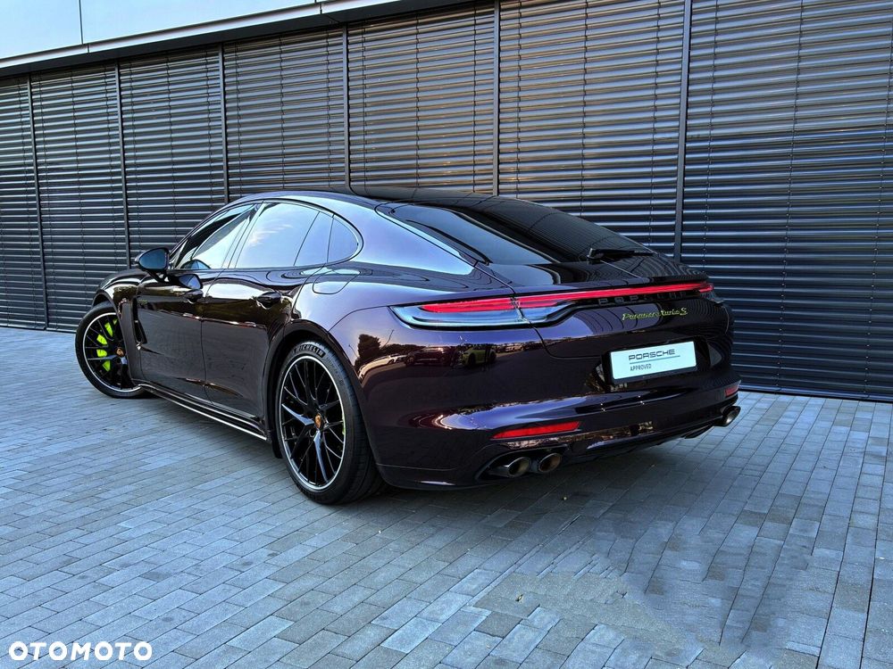 Porsche Panamera - 4