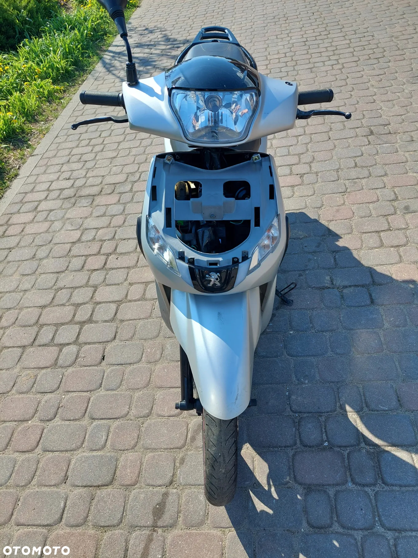 Peugeot Tweet - 8