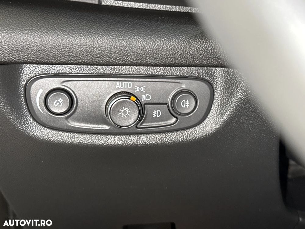 Opel Insignia - 16