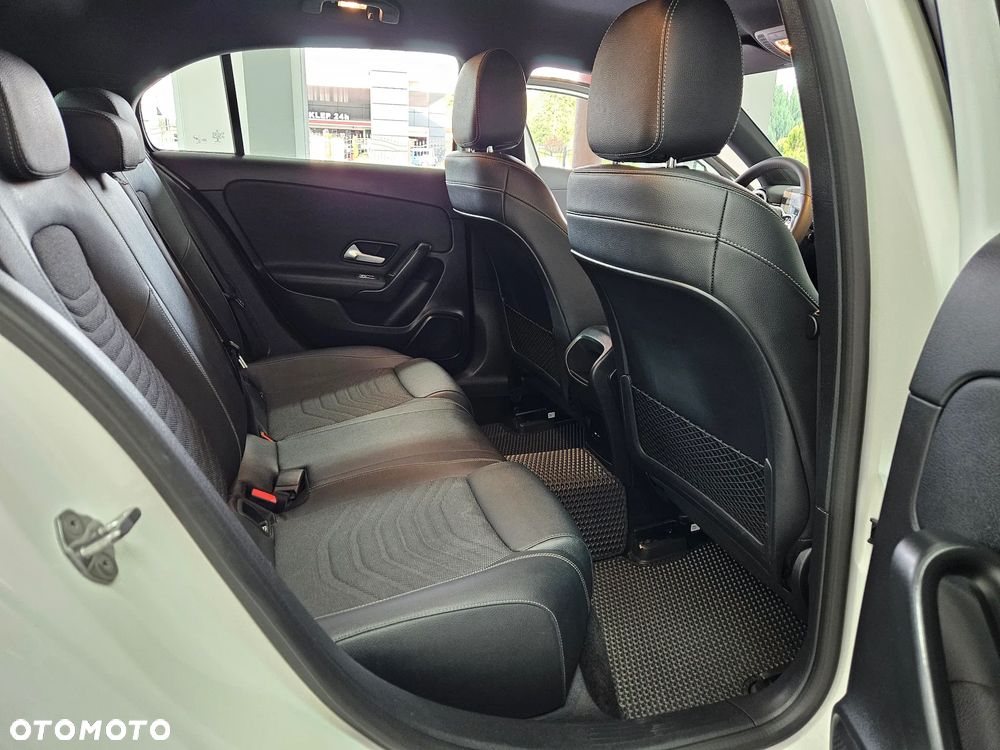 Mercedes-Benz Klasa A 180 d AMG Line 8G-DCT - 29