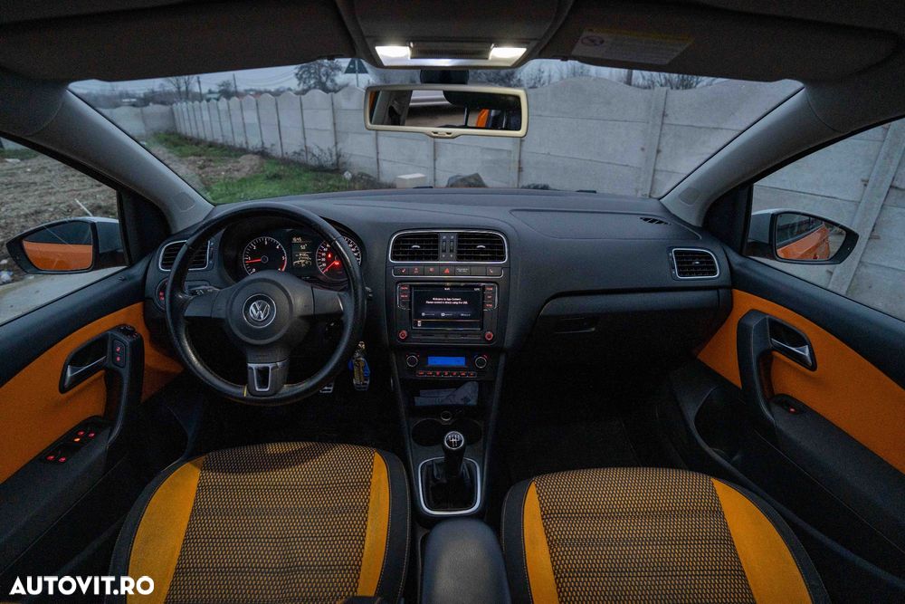 Volkswagen Polo 1.6 TDI Cross - 9