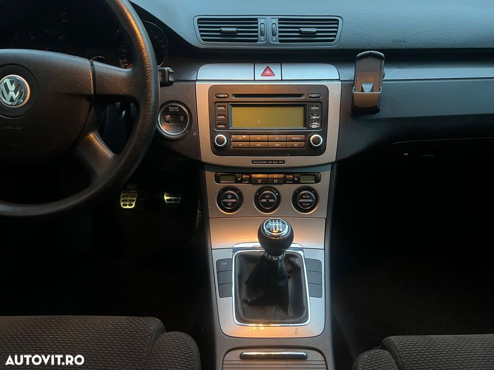 Volkswagen Passat 2.0 TDI DPF Comfortline - 20