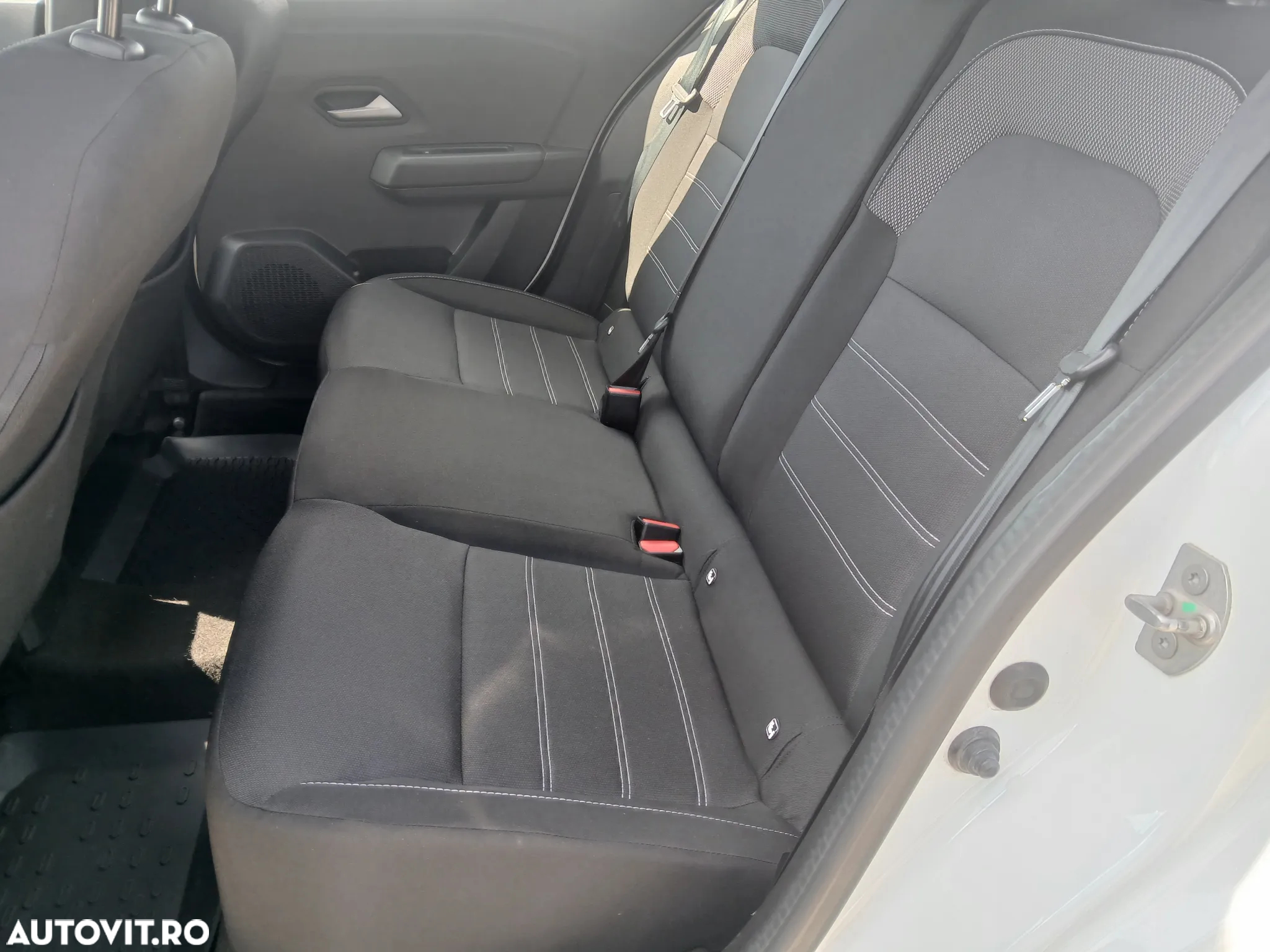 Dacia Logan TCe 90 MT6 Expression - 8