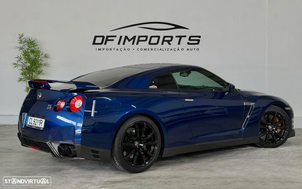 Nissan GT-R 3.8 V6 Black Edition - 4