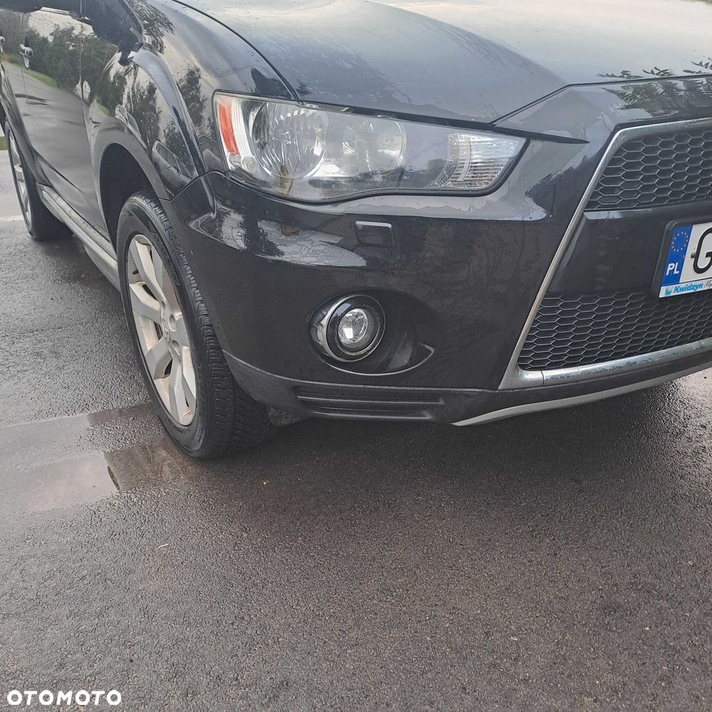 Mitsubishi Outlander - 3