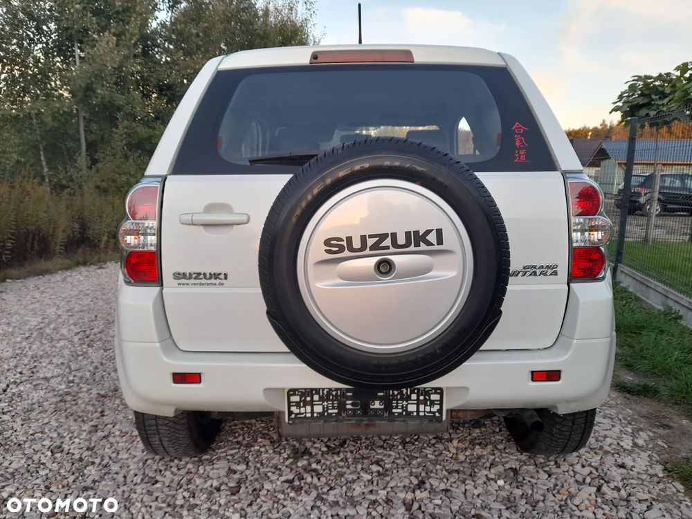 Suzuki Grand Vitara 1.6 Black&White - 25