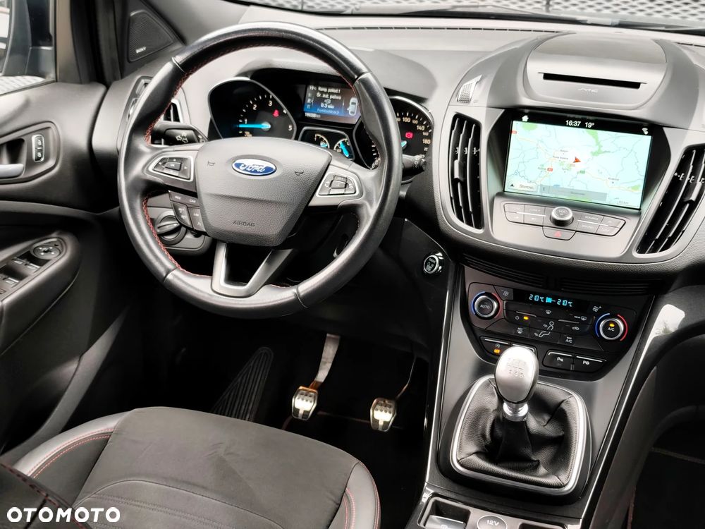 Ford Kuga 2.0 TDCi 4x4 ST-Line - 22