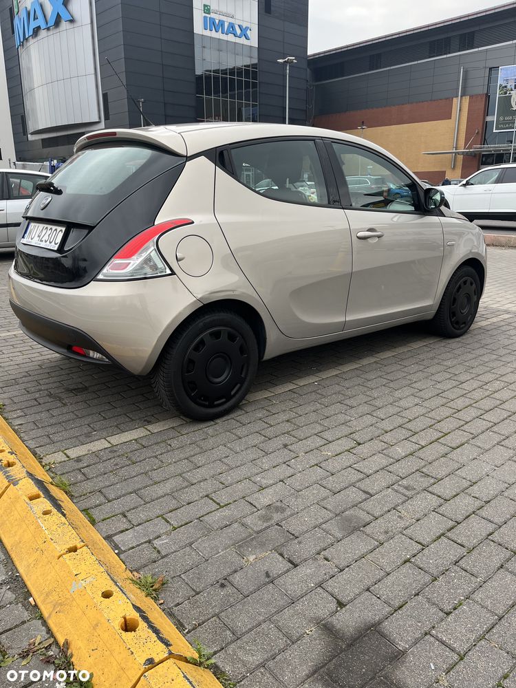 Lancia Ypsilon - 6