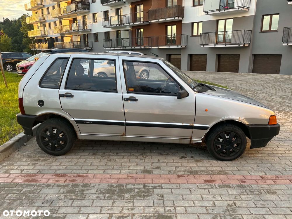 Fiat Uno 899 - 8