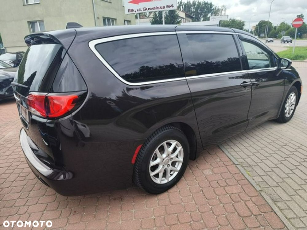Chrysler Pacifica - 18