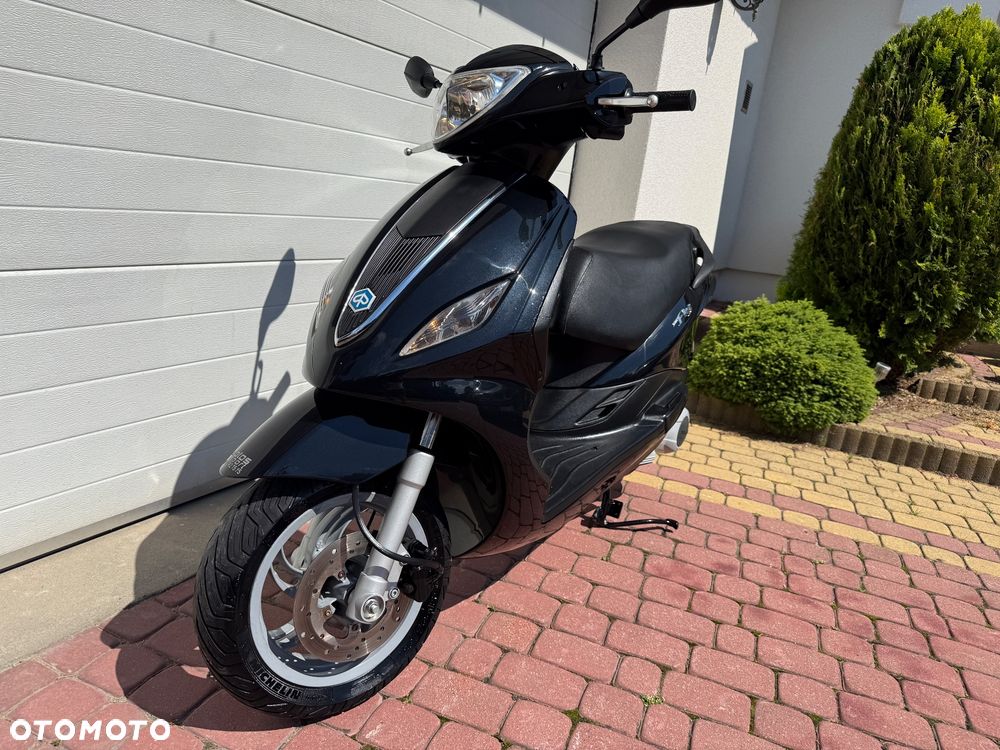Piaggio FLY - 16