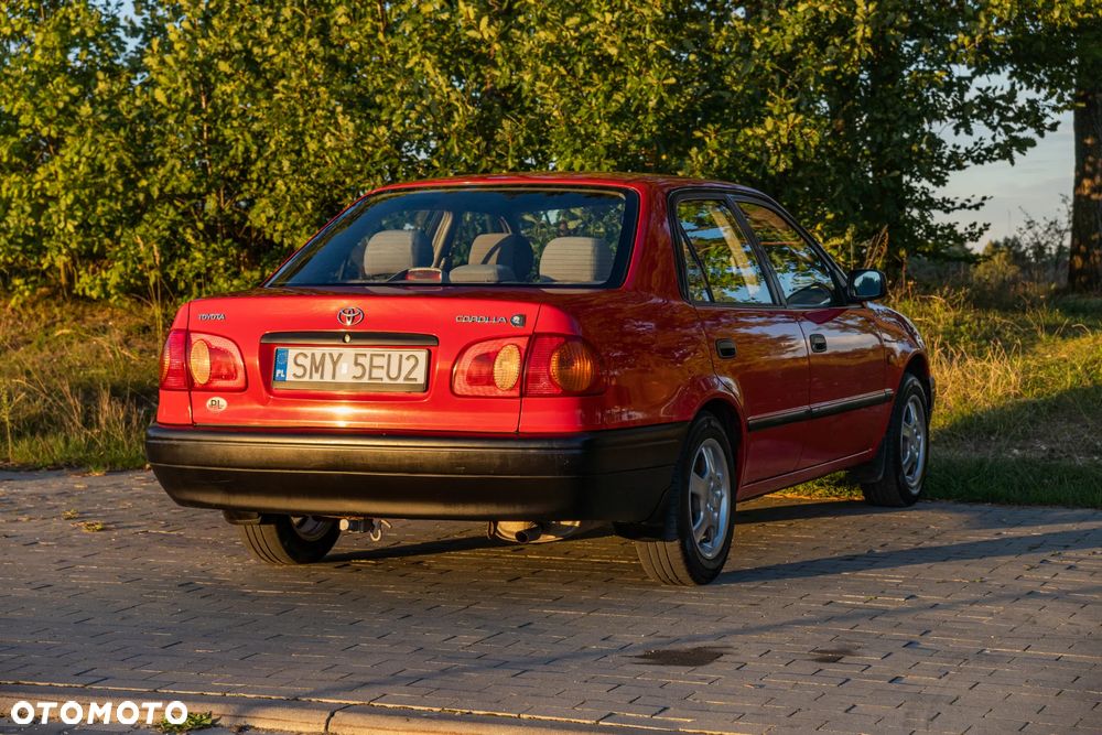 Toyota Corolla - 4