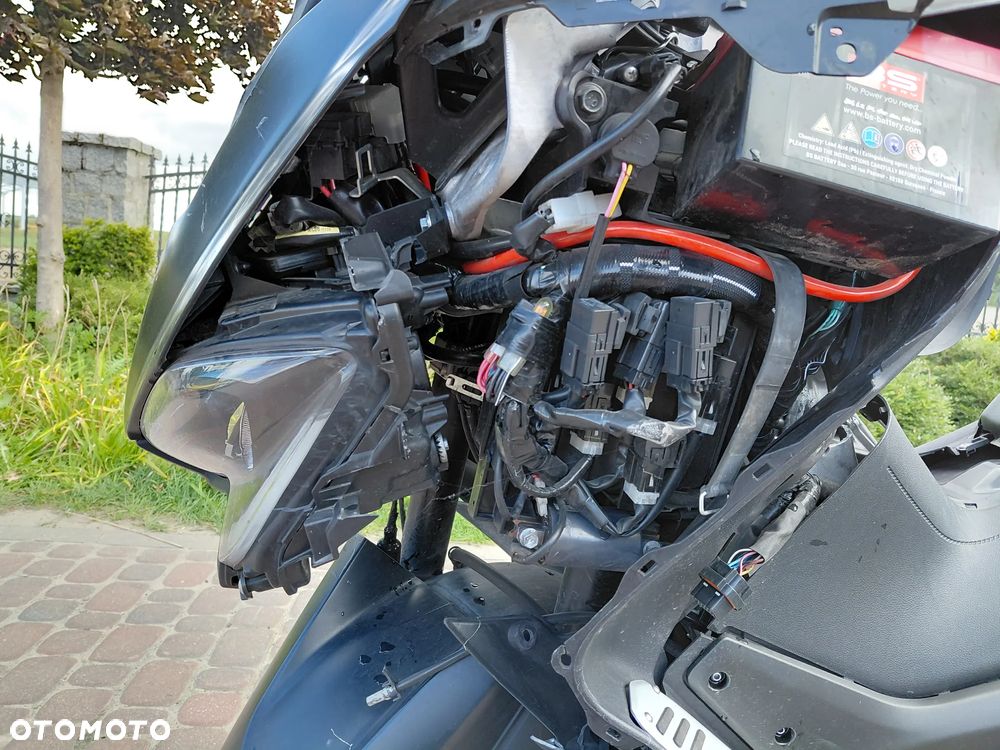 Yamaha Tmax - 15