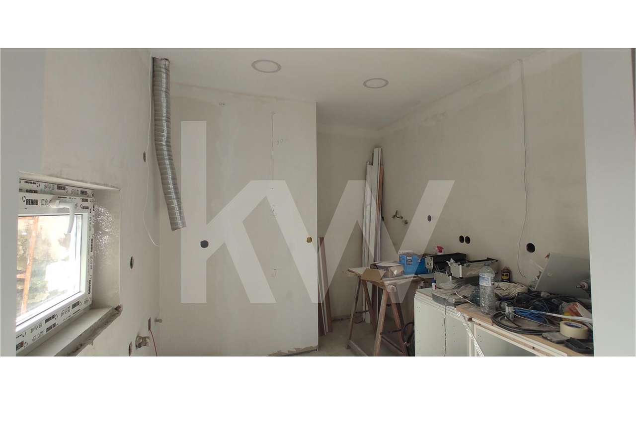 R/C de  moradia totalmente remodelado em Caneças com quintal - Grande imagem: 5/17