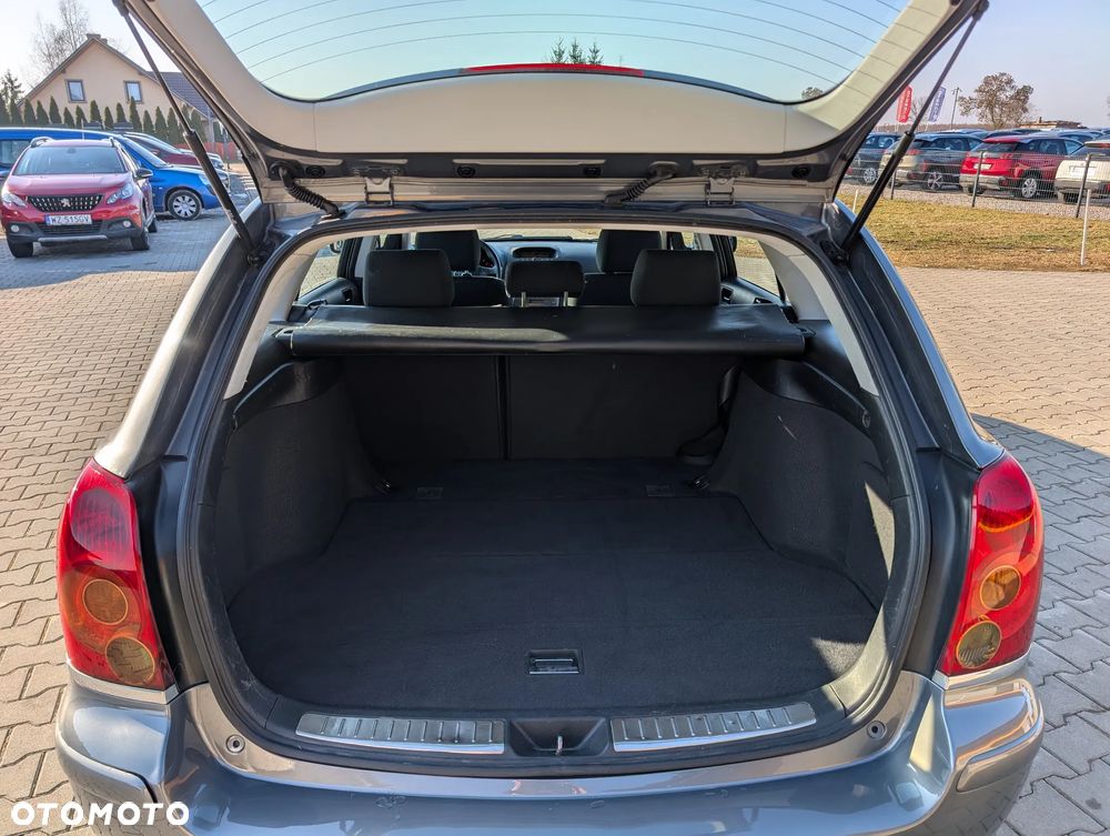 Toyota Avensis 1.8 VVT-i Edition - 41