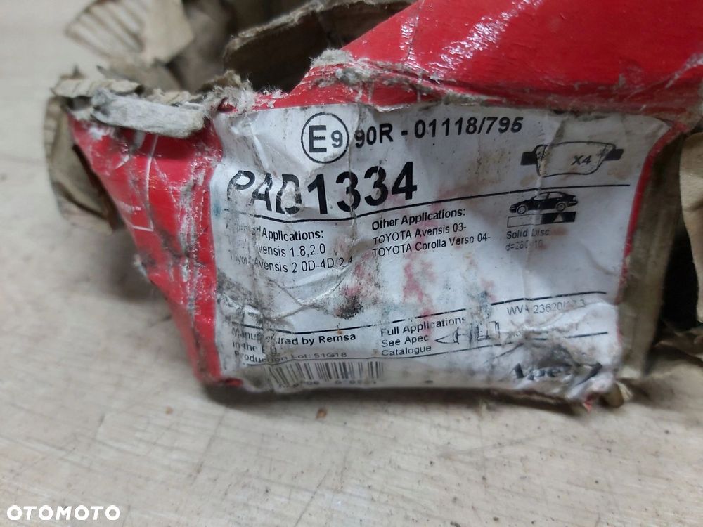 TOYOTA Avensis T25 Corolla Verso Klocki hamulcowe przód komplet - 4