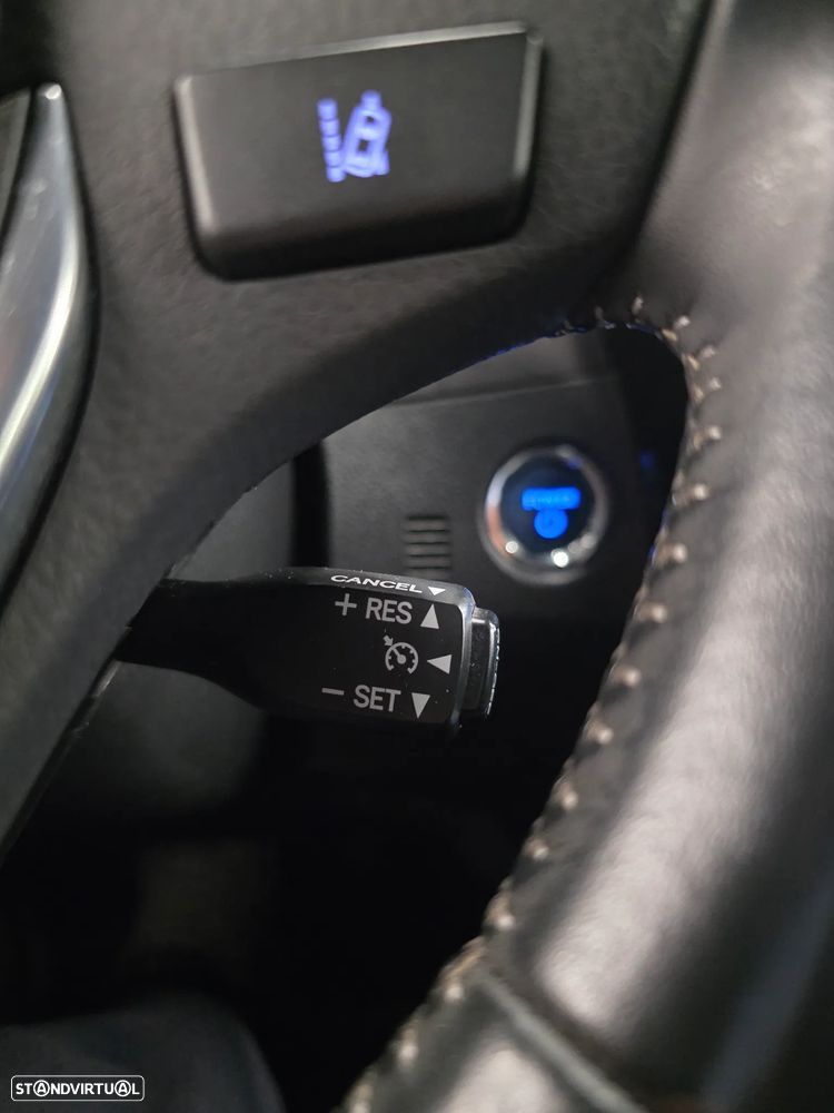 Toyota Auris Touring Sports 1.8 HSD Comfort +P.Techno+P.Sport - 20