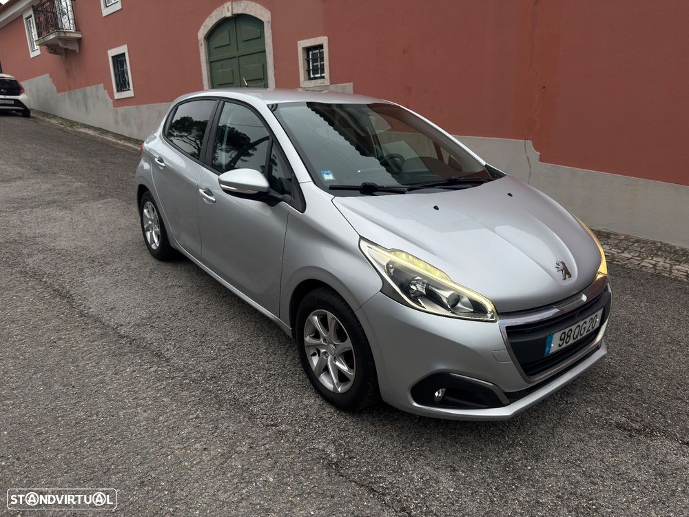 Peugeot 208 1.2 PureTech Allure - 5
