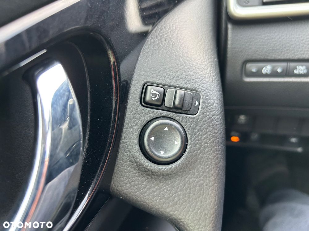 Nissan Qashqai 1.2 DIG-T N-Connecta - 26