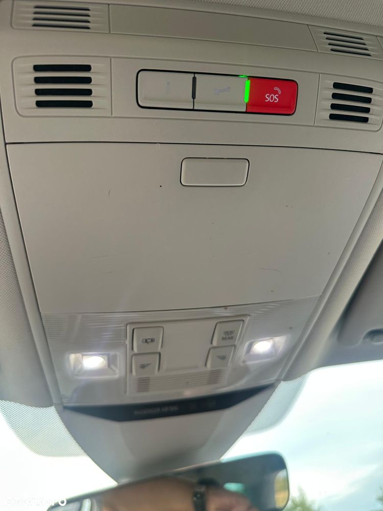 Volkswagen Passat Variant 2.0 TDI EVO Elegance DSG - 36