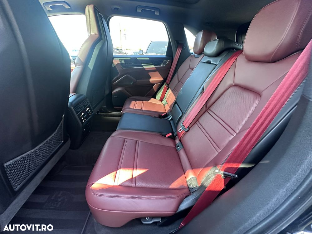 Porsche Cayenne S - 24