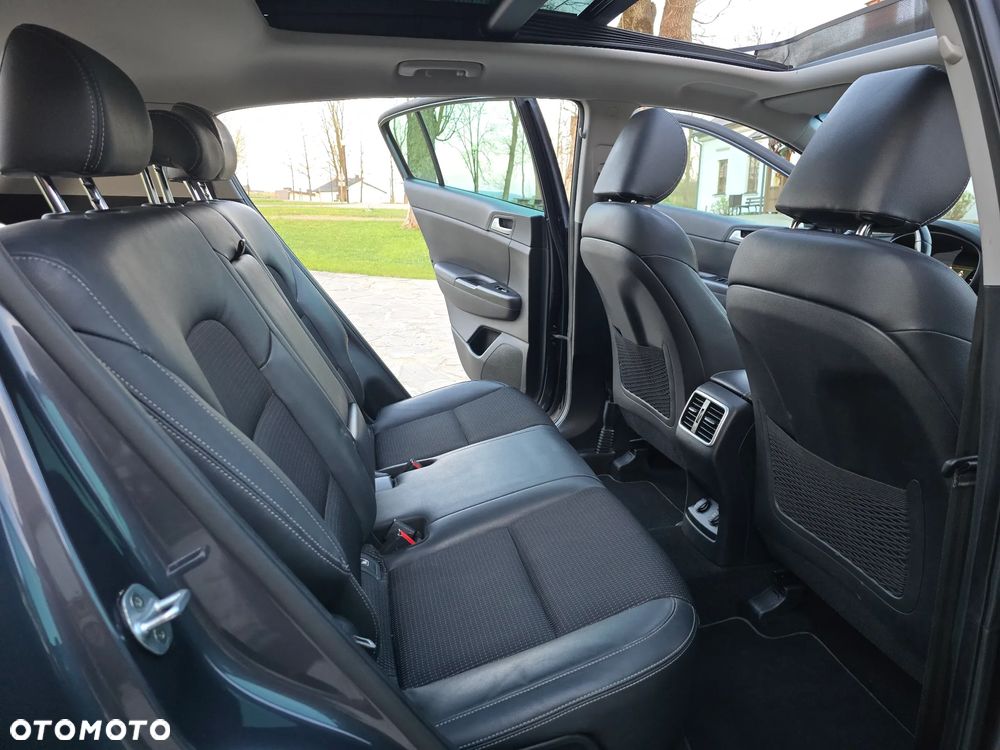 Kia Sportage 2.0 CRDI AWD Dream-Team Edition - 32