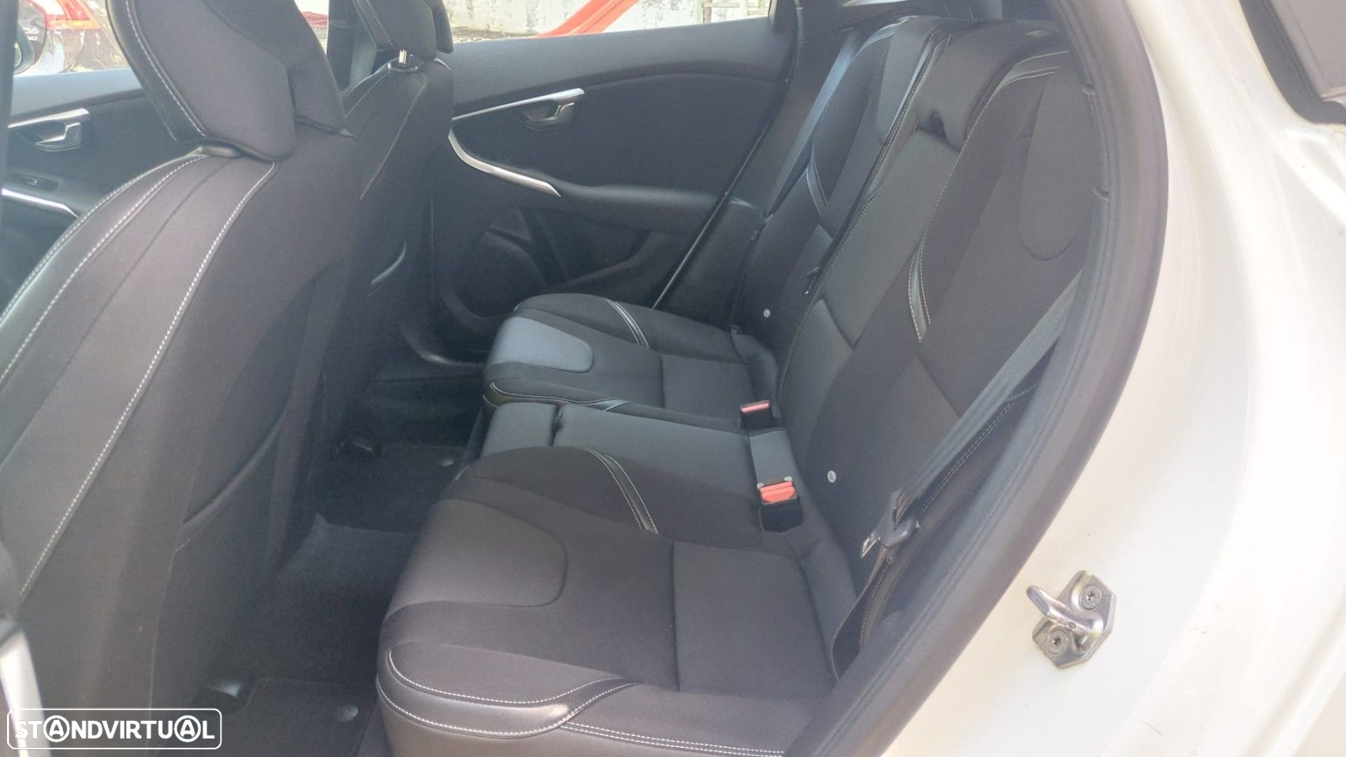 Volvo V40 2.0 D2 Summum - 13