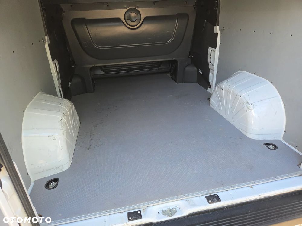 Opel Movano 2.2 DIESEL MultiCab L2H1 - 36