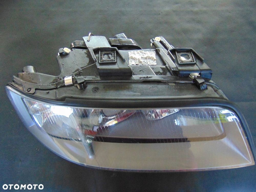 LAMPA PRAWA PRZEDNIA AUDI A6 C5 EUROPA ALLROAD ZWYKŁA - 2