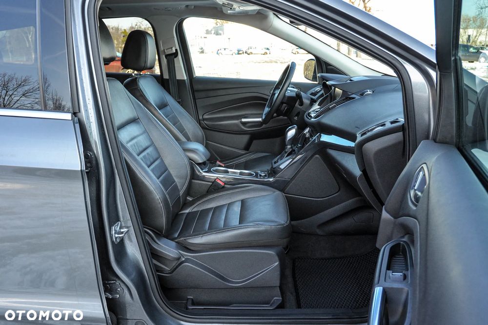 Ford Escape 2.0 EcoBoost AWD Titanium - 12