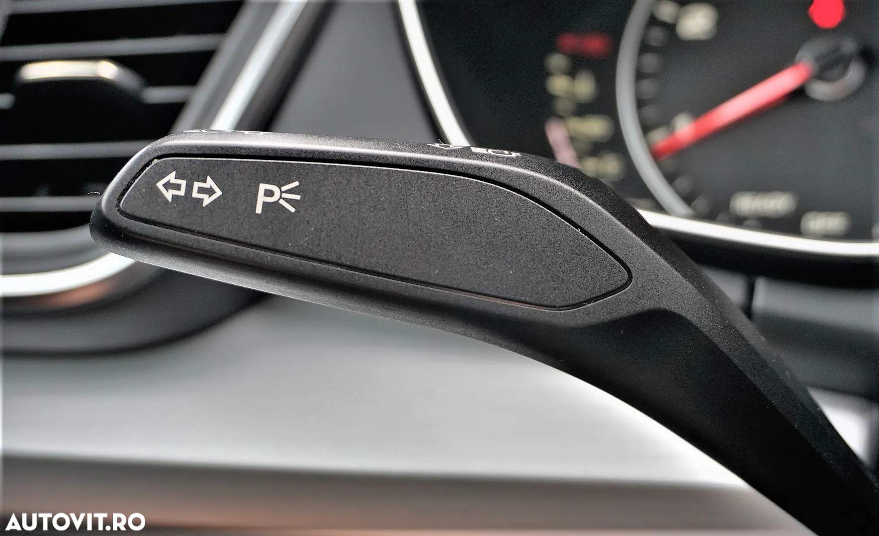 Audi Q5 2.0 40 TDI quattro S tronic Sport - 33