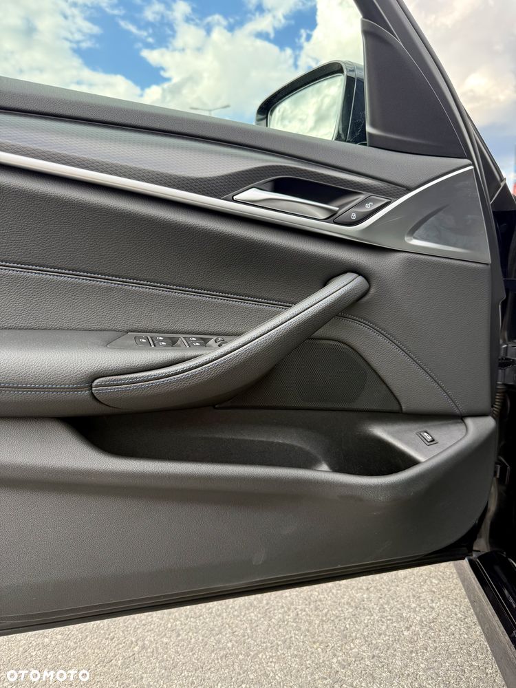 BMW Seria 5 520i mHEV M Sport sport - 22