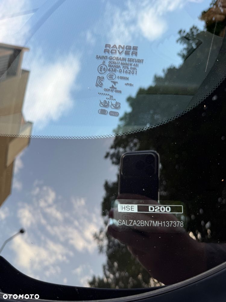 Land Rover Range Rover Evoque 2.0 D200 mHEV R-Dynamic SE - 35