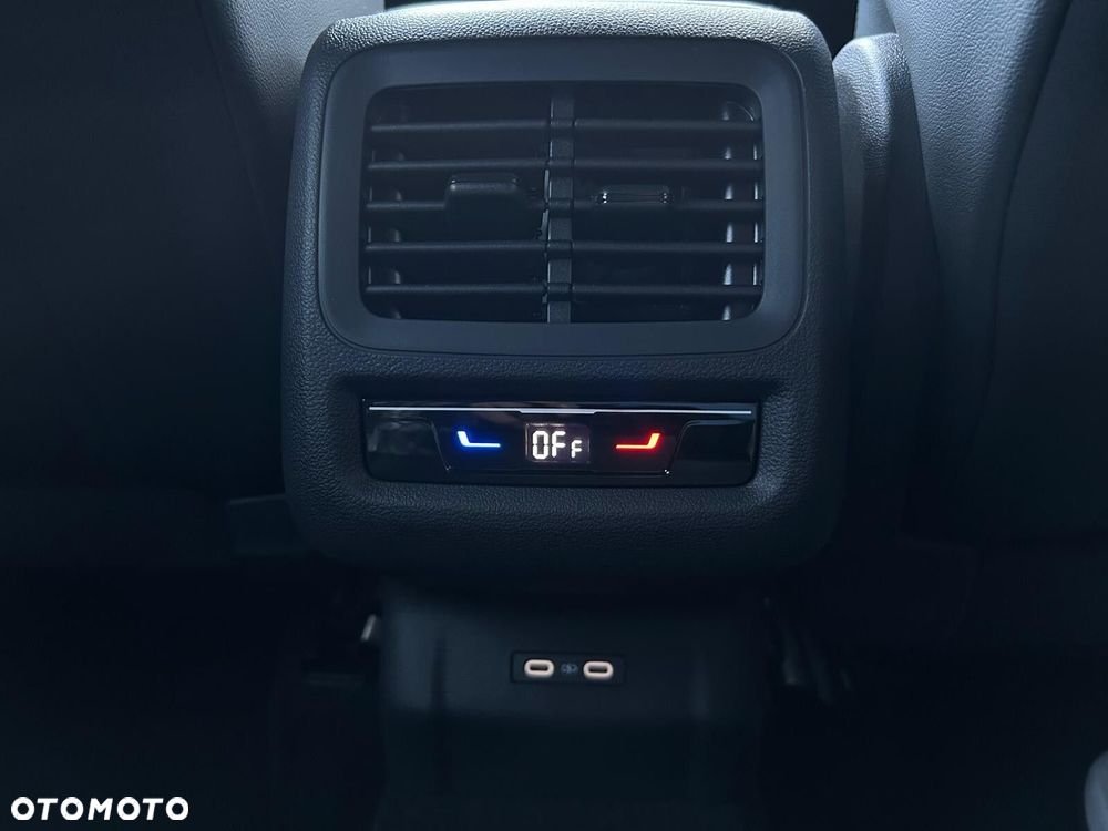 Volkswagen T-Roc - 26