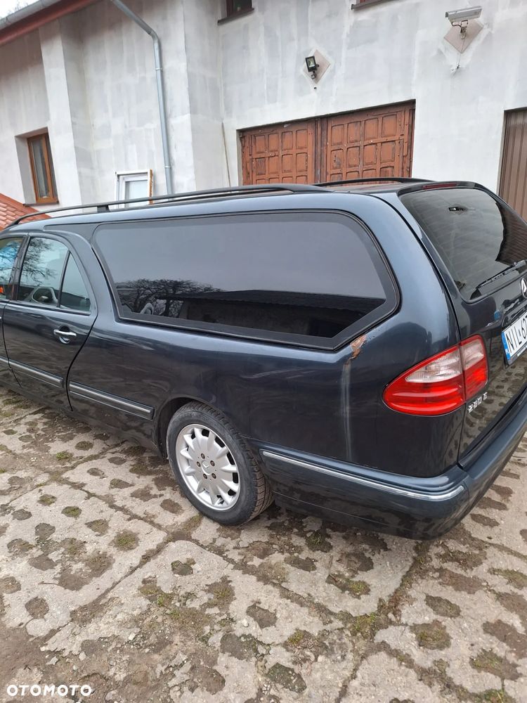 Mercedes-Benz Klasa E 280 T 4 Matic Elegance - 2