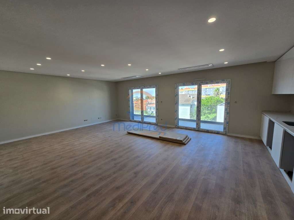 Apartamento T2 NOVO com Terraço de 20 m2 e BOX | Condomínio privado... - Grande imagem: 2/54