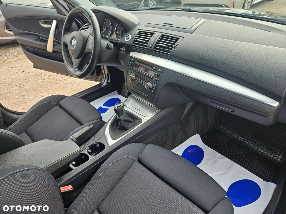 BMW Seria 1 118i Edition Sport - 8