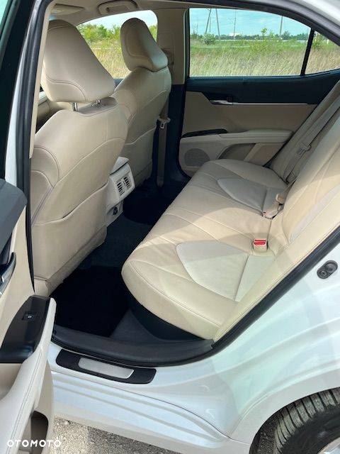Toyota Camry 2.5 Hybrid Executive CVT - 10