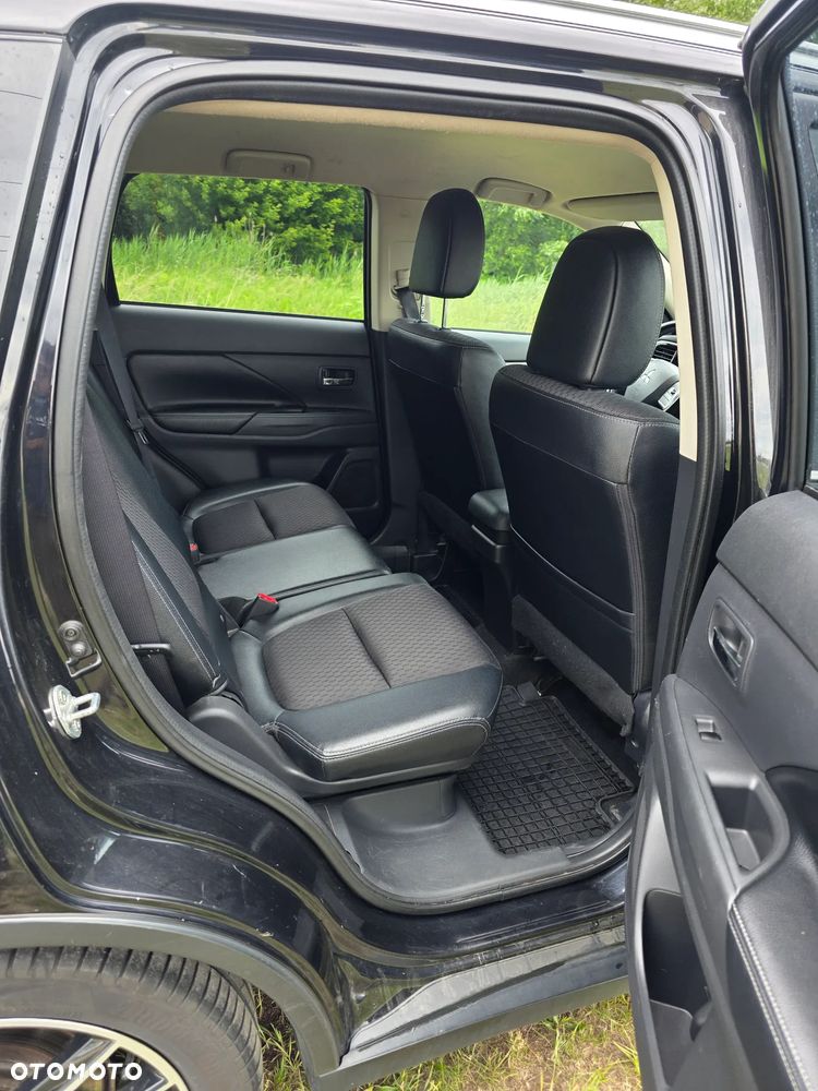 Mitsubishi Outlander 2.2 DID Instyle Navi - 19