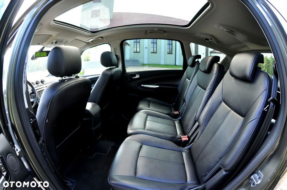 Ford S-Max - 11