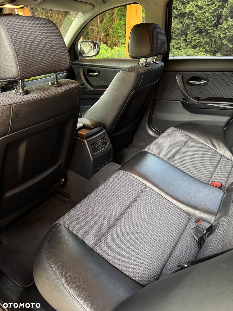 BMW Seria 3 320i - 14